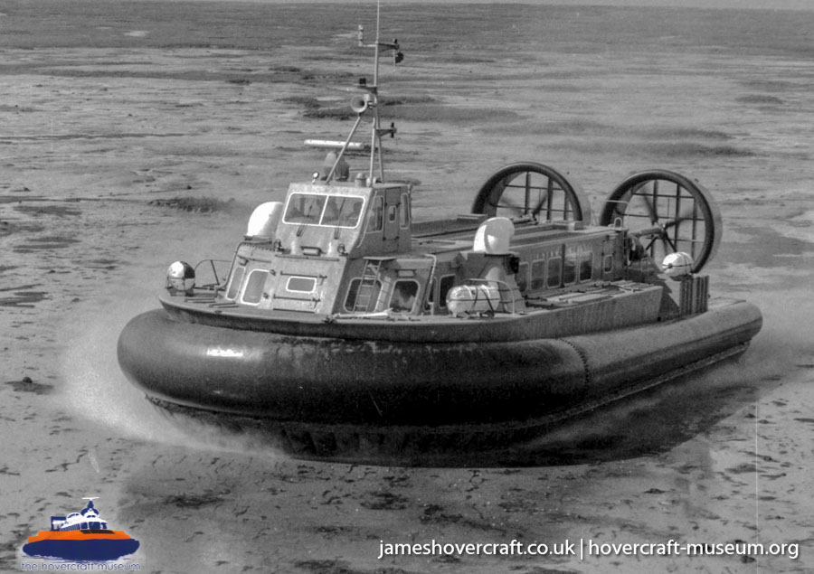 AP1-88 hovercraft with bare paint job for sales -   (submitted by The <a href='http://www.hovercraft-museum.org/' target='_blank'>Hovercraft Museum Trust</a>).